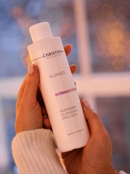 Очищающая эмульсия с экстрактом малины Christina Nuance Raspberry Cleansing Emulsion 300 мл CHR856 фото
