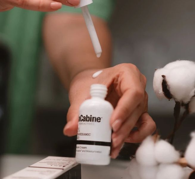 Увлажняющая крем-сыворотка против пигментных пятен MONOACTIVE 2% TRANEXAMIC ACID SERUM-CREAM LaCabine, 30 мл LACA005 фото